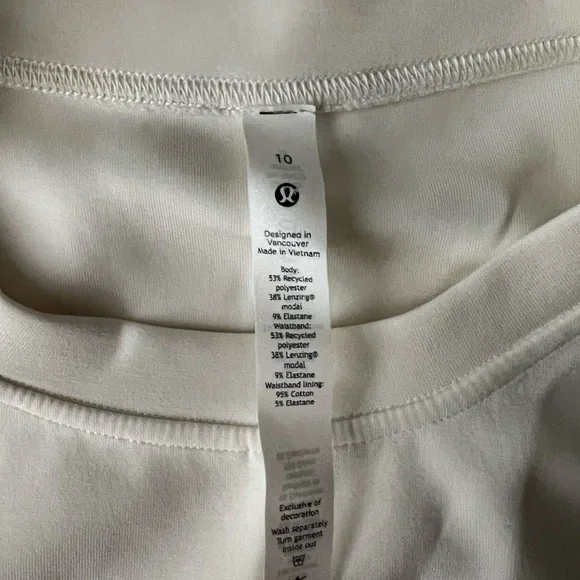 Lululemon Athletica Cream Boxy Short Sleeve T-Shirt - Picture 4 of 6